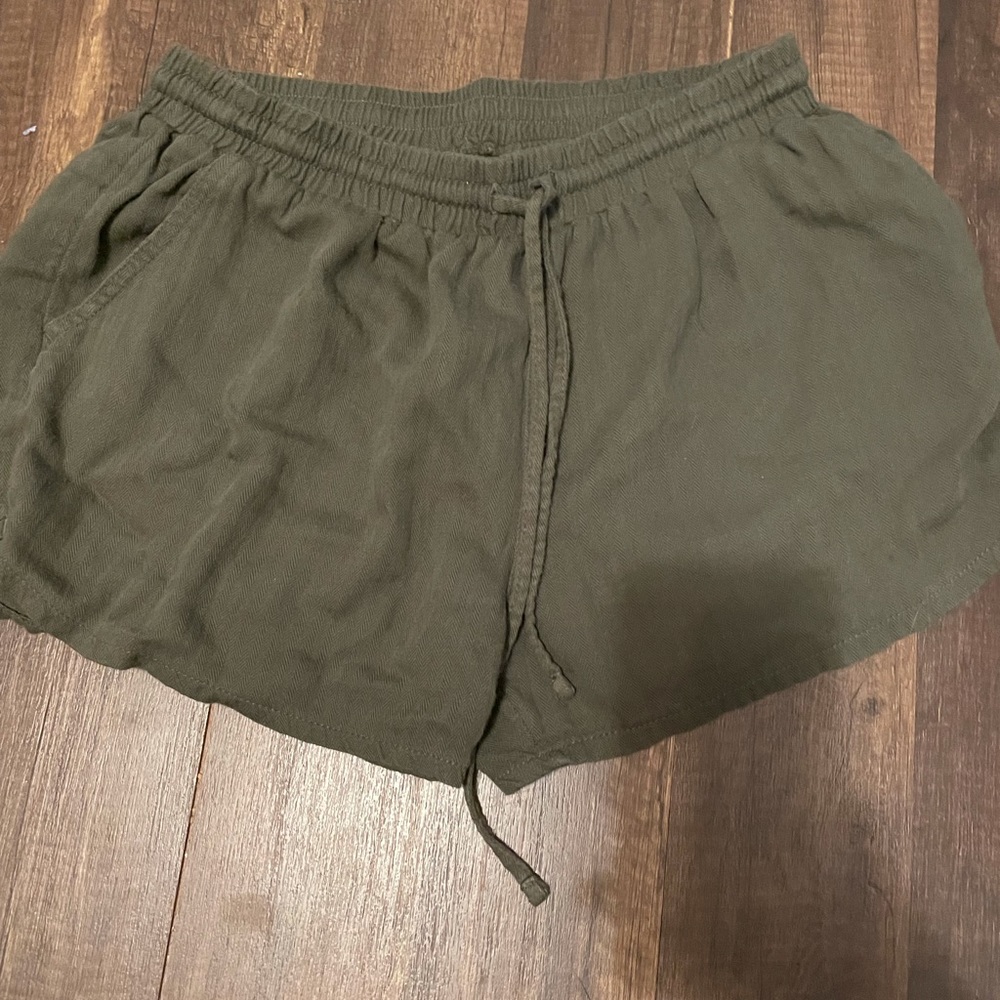 Juniors flowy shorts